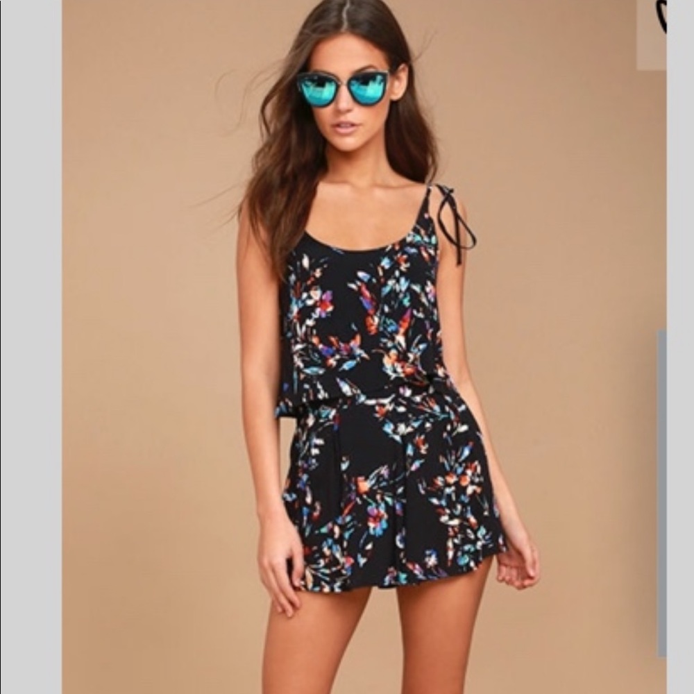 NWT Lulus floral top and short set!